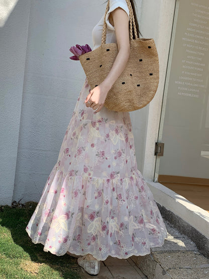 繊細な花刺繍が上品なAラインスカート プリーツ入り ワイドヘム 脚長効果