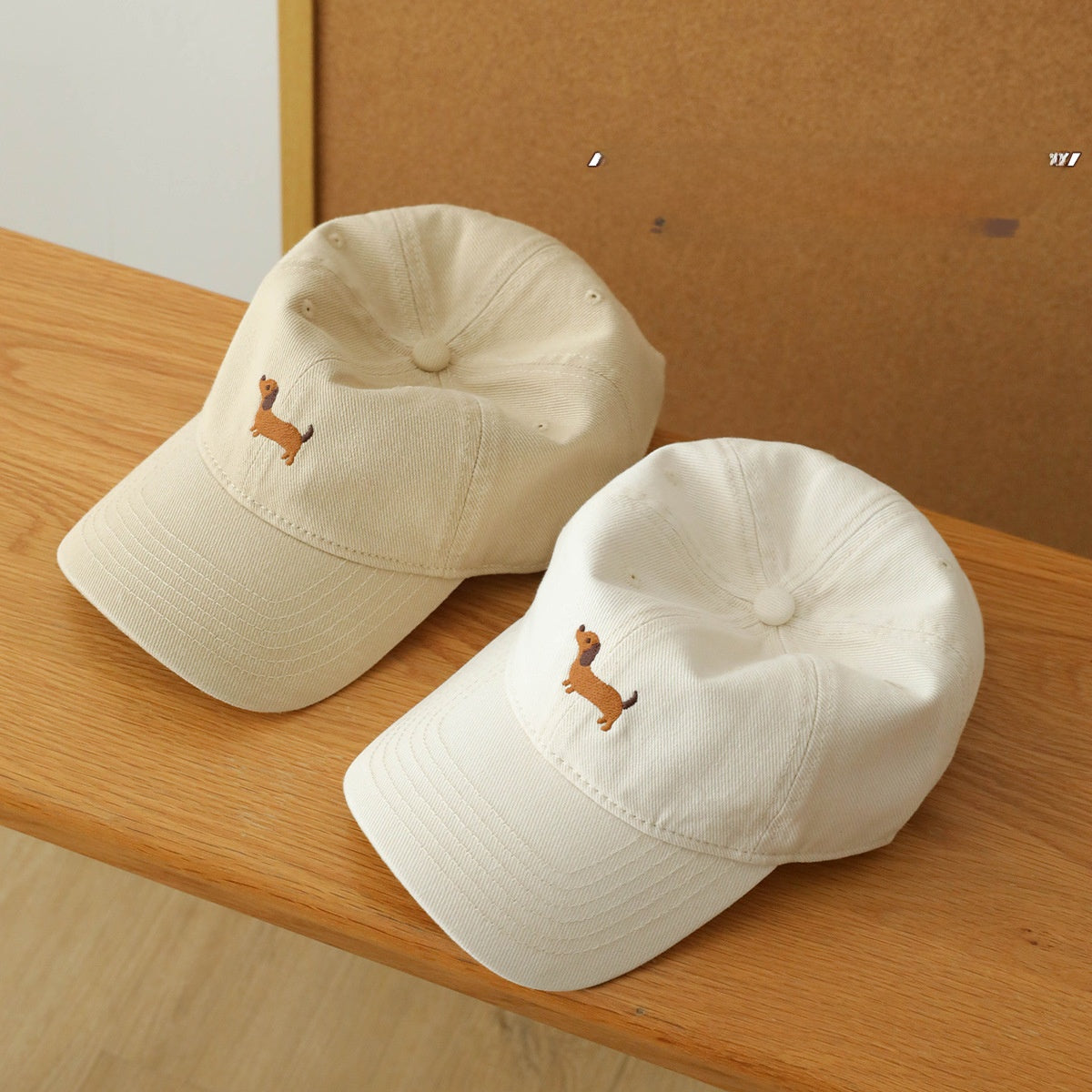 ダックスフンド刺繍のコットンキャップ さりげない可愛さ ユニセックス 全4色
