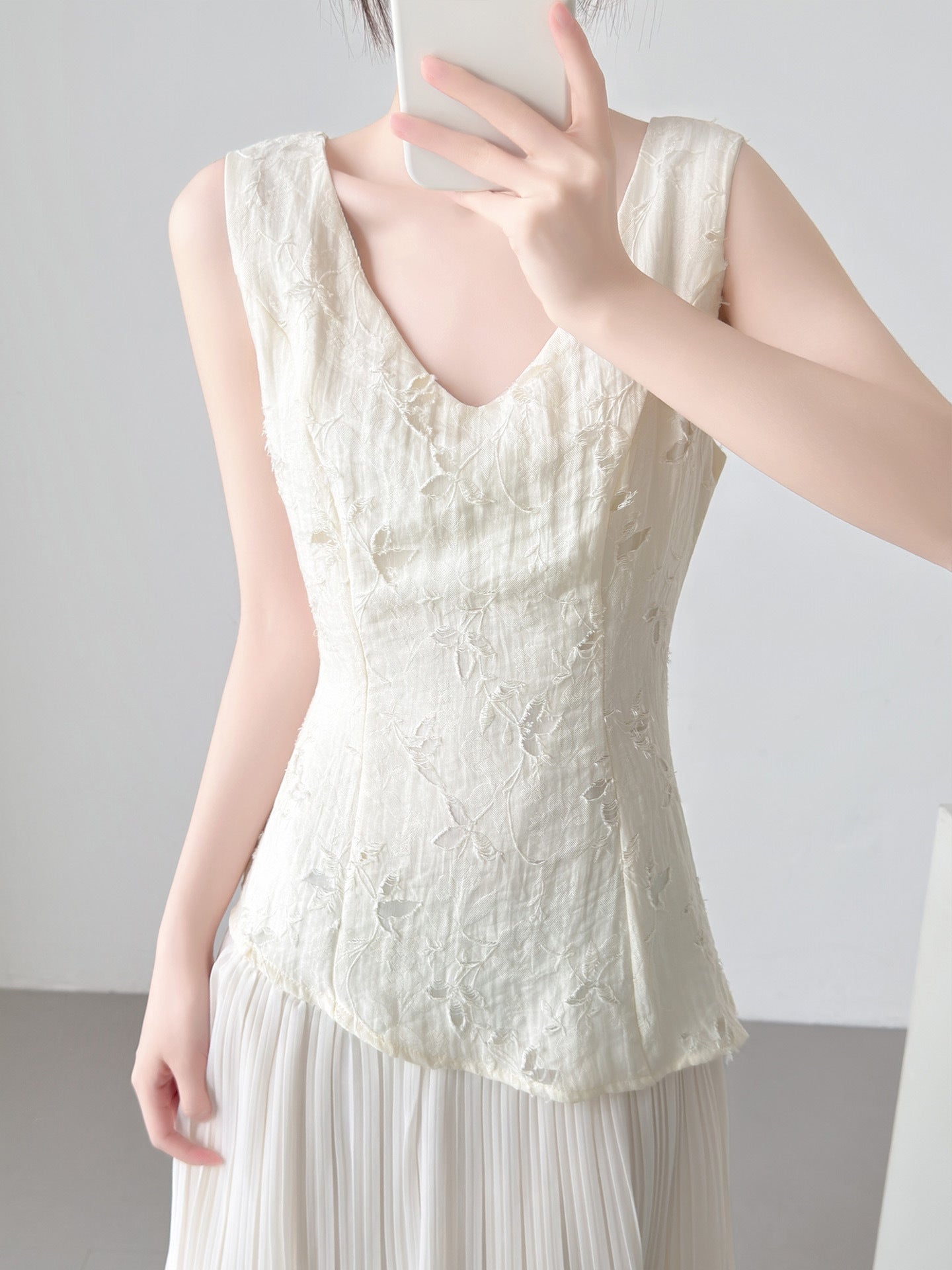 着るだけで高見え Vネック×プリーツのドッキングワンピース ハイウエストAライン
